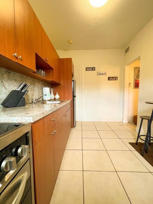 Cozy 1-Bedroom Rental In Miami Exterior foto